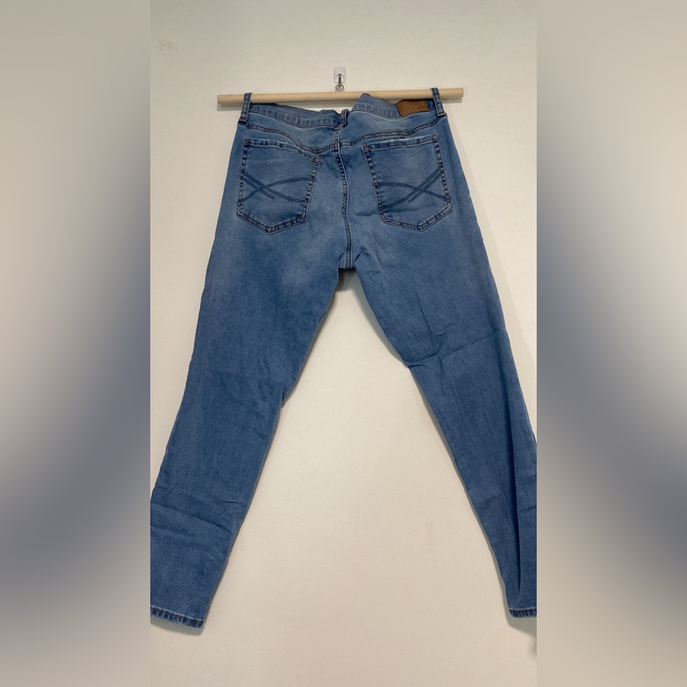 (TWO PAIRS) Aeropostale short skinny jeans size 10